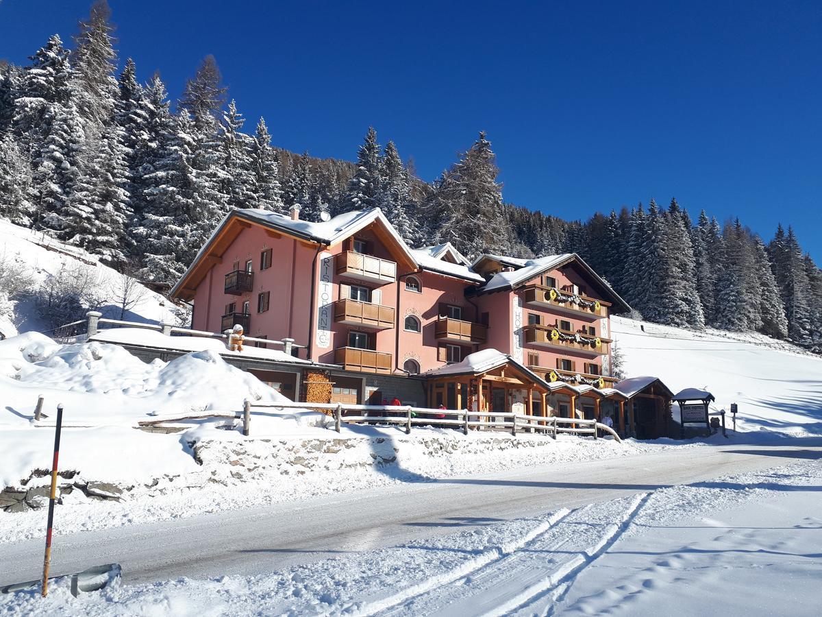 Hotel La Roccia Passo del Tonale Exteriör bild
