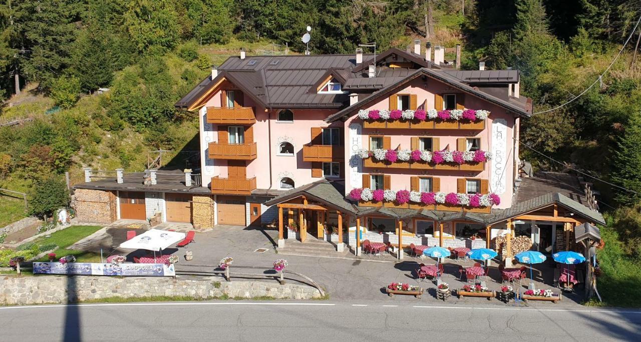 Hotel La Roccia Passo del Tonale Exteriör bild