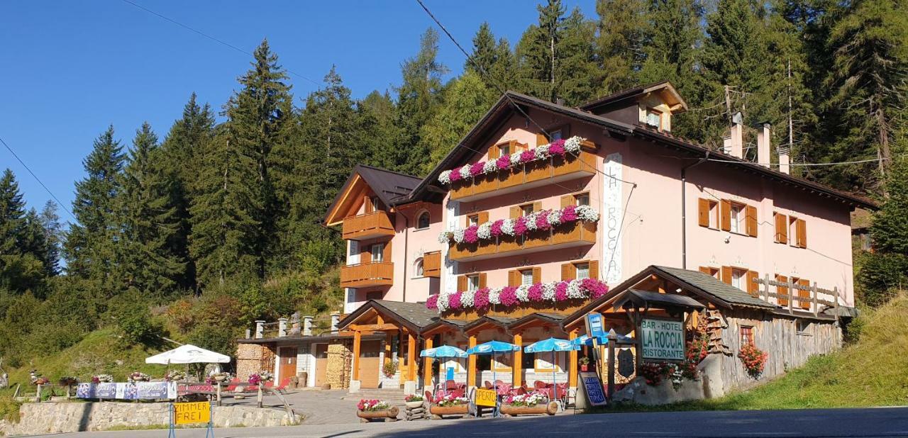 Hotel La Roccia Passo del Tonale Exteriör bild